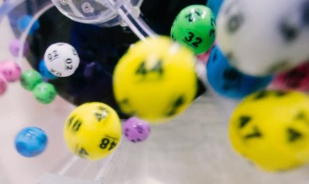 Las bolas que se extraen durante el sorteo del juego de Keno.