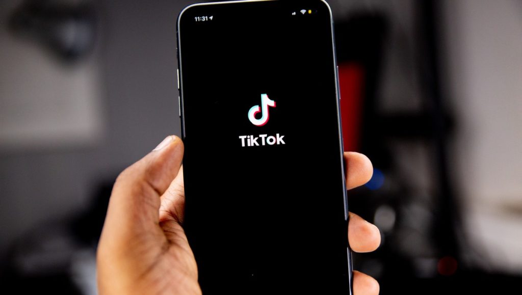 TikTok är ett av de farligaste sociala nätverken, särskilt för unga användare.