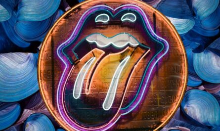 Ο Μικ Τζάγκερ είναι στενά συνδεδεμένος με το λογότυπο των Rolling Stones.